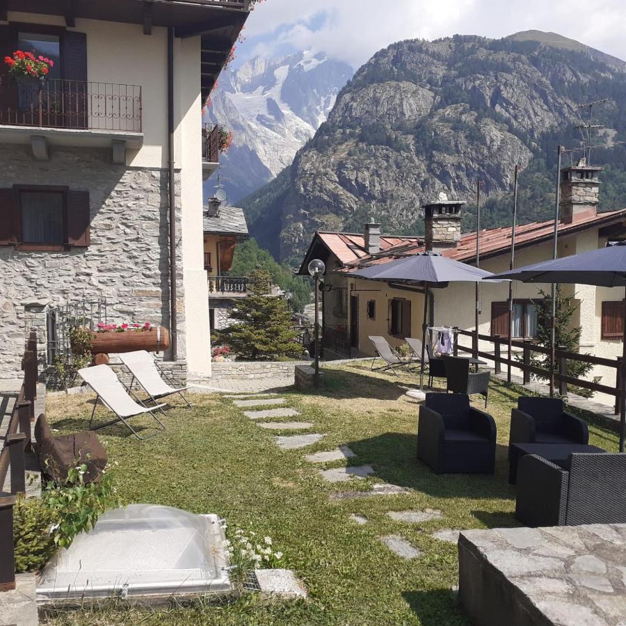 Hotel Ottoz Meuble Κουρμαγιέρ Εξωτερικό φωτογραφία