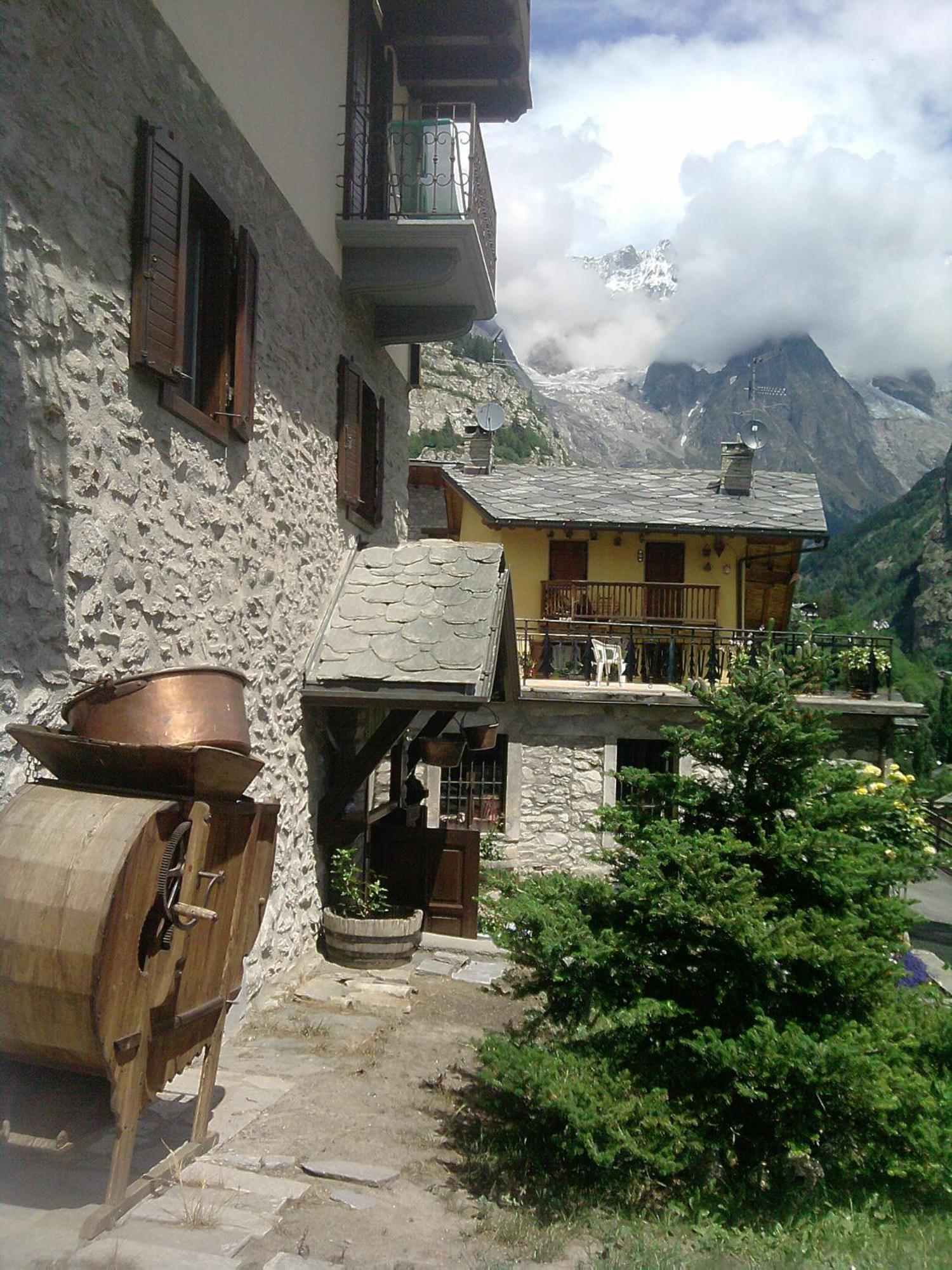 Hotel Ottoz Meuble Κουρμαγιέρ Εξωτερικό φωτογραφία