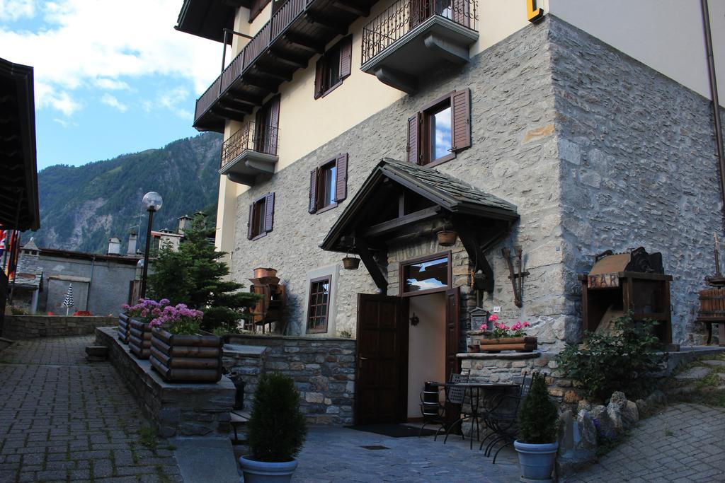 Hotel Ottoz Meuble Κουρμαγιέρ Εξωτερικό φωτογραφία