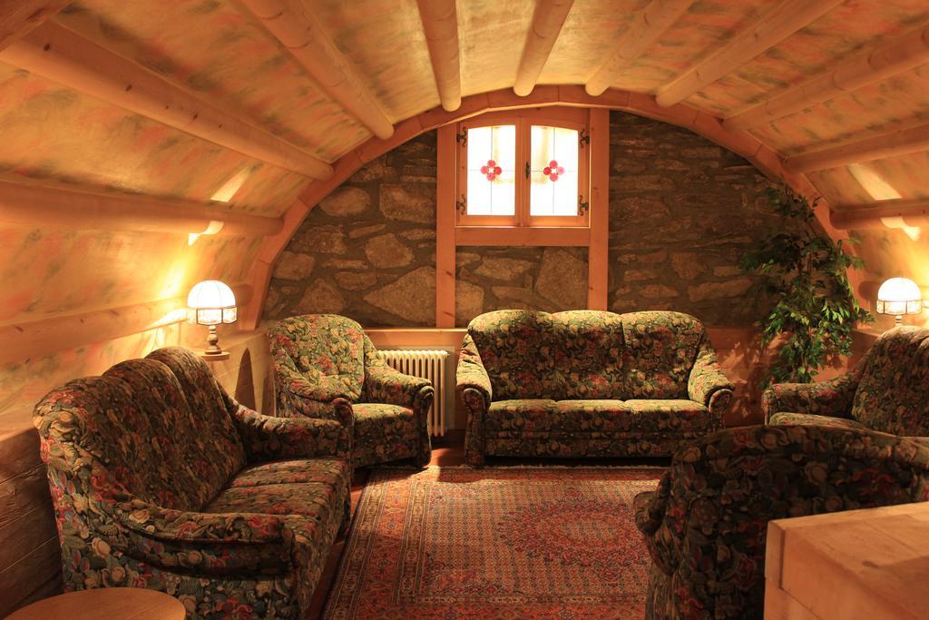 Hotel Ottoz Meuble Κουρμαγιέρ Εξωτερικό φωτογραφία
