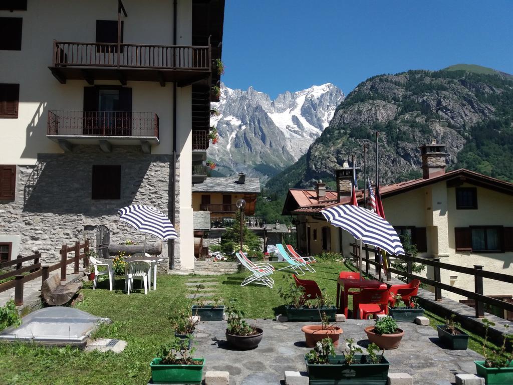 Hotel Ottoz Meuble Κουρμαγιέρ Εξωτερικό φωτογραφία