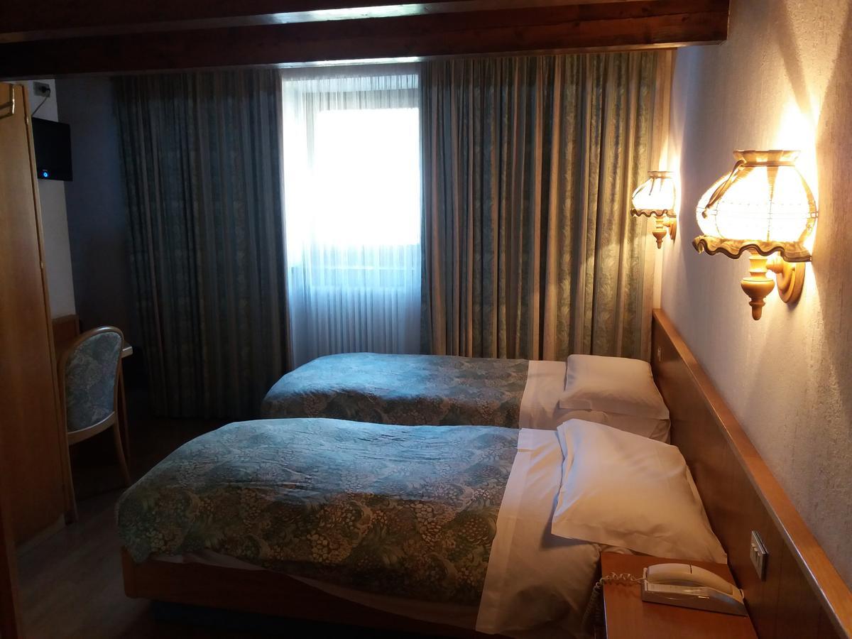 Hotel Ottoz Meuble Κουρμαγιέρ Εξωτερικό φωτογραφία