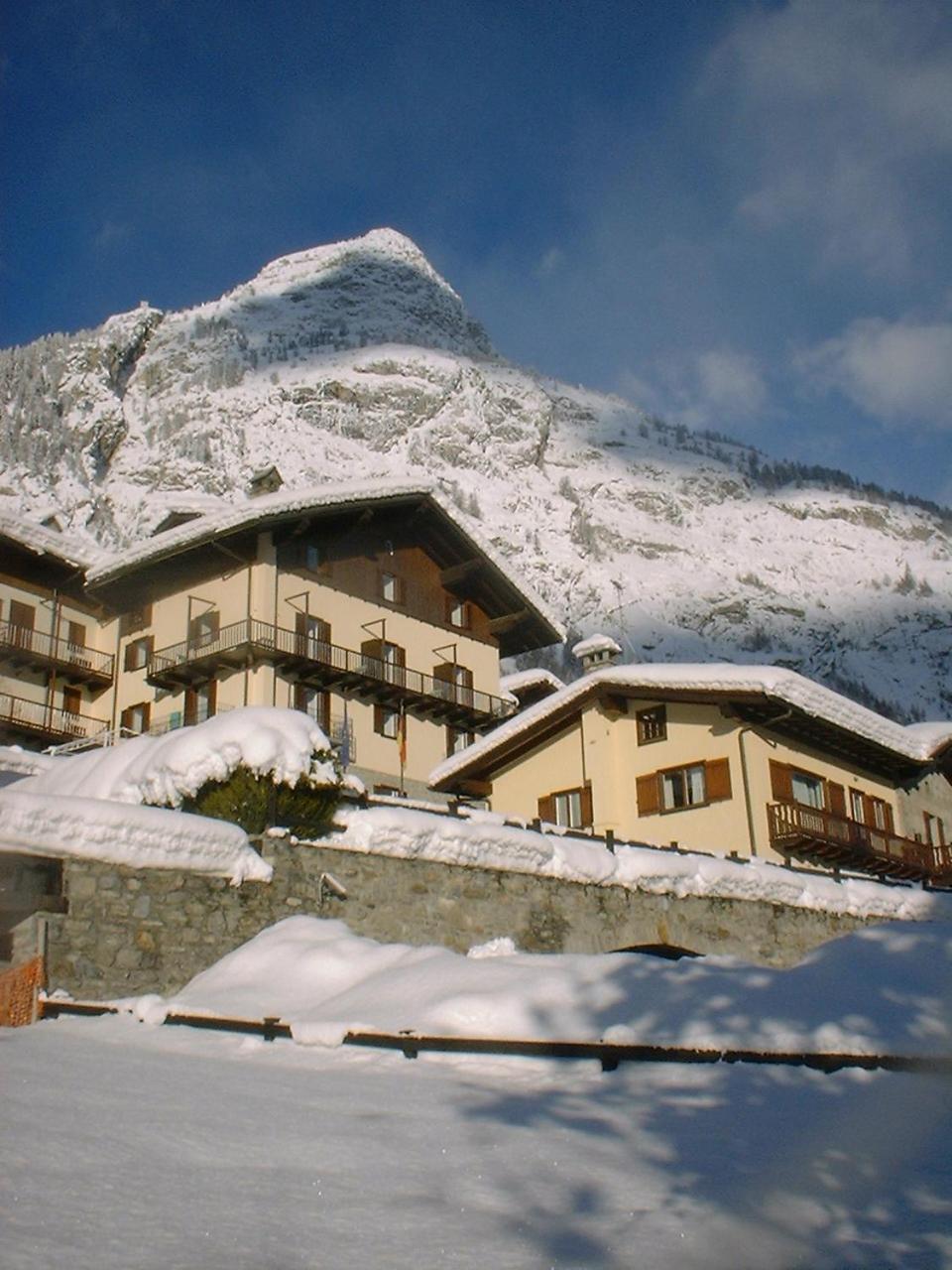 Hotel Ottoz Meuble Κουρμαγιέρ Εξωτερικό φωτογραφία